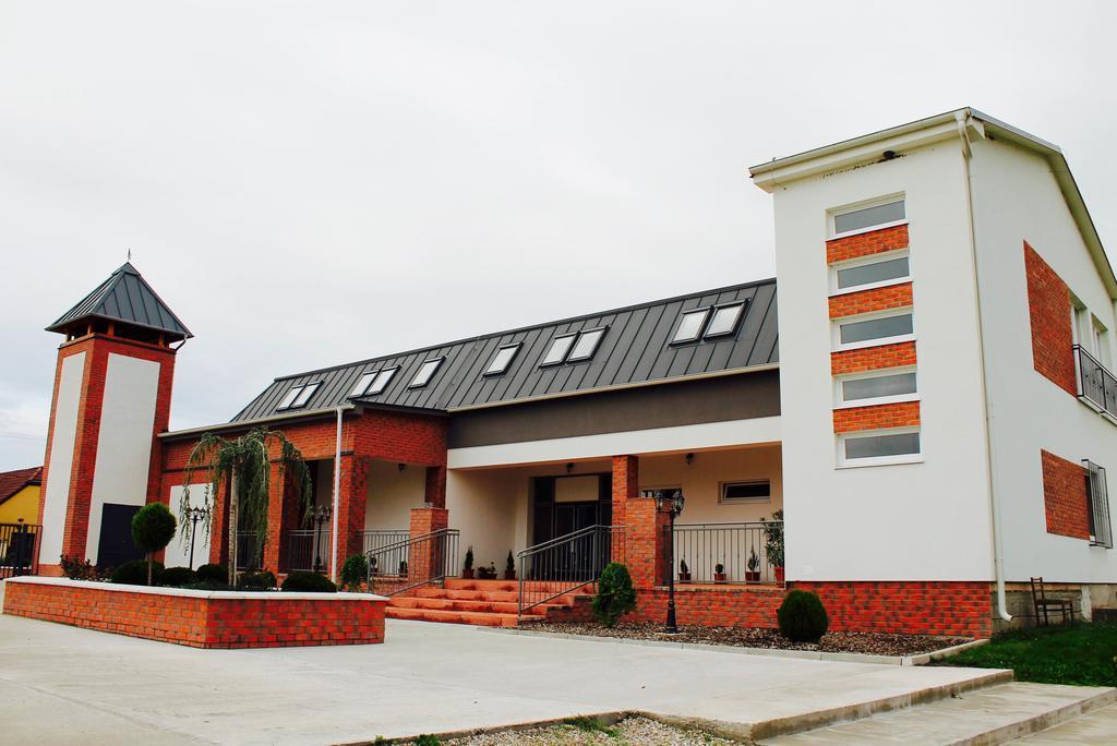 Guest House Hodus Vydrany Екстериор снимка