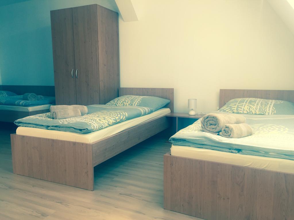 Guest House Hodus Vydrany Екстериор снимка